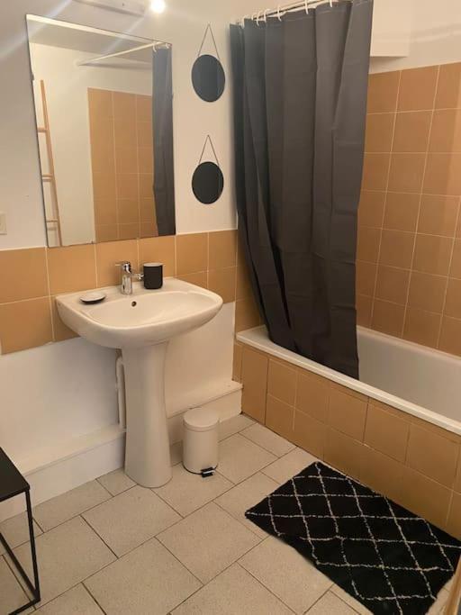 Loft/Jardin Et Parking : Le Petit Clos Bourdet Онфльор Екстериор снимка